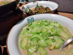 鲜丝瓜焖鲍鱼仔-费大厨辣椒炒肉(富兴店)