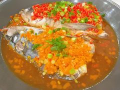 剁椒鱼头-三湘四水正宗湘菜(君峰路店)