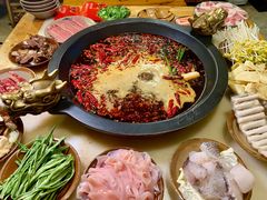 -黄潇洒老火锅(九眼桥宏济巷店)