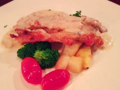 香煎鸡排配蘑菇酱-斯比特花园西餐厅(东方商厦店)