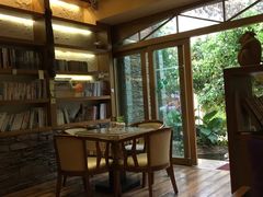 -月亮眼花园餐厅书吧酒吧