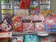 -全家便利店(江湾镇站店)