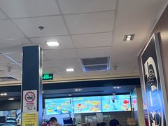 -麦当劳(上海虹桥站30B检票口楼上)