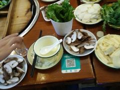 -曹丞相·地锅鸡·地锅鱼(武林店)