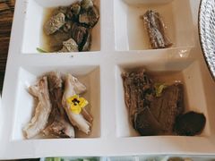 -香山湖家家宴(中山陵店)
