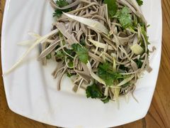 -溢心园香河肉饼总店