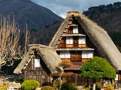 -白川乡与五箇山的合掌构造村落