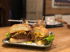 手撕慢烤猪肉-Arrow Factory Brewing箭厂啤酒