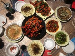 -巴厘龙虾·榜首油焖大虾(音乐学院·沿江酒馆店)
