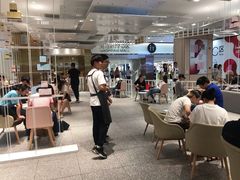 大堂-奈雪的茶(湖滨银泰in77C区PRO店)