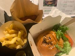 芝心手打牛肉堡-龙治汉堡(中华城店)