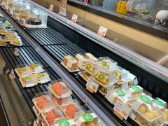 面包甜点陈列柜-七鲜超市(瑞虹天地太阳宫店)