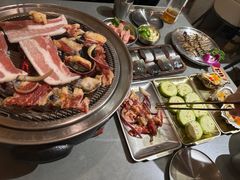 -围炉肉舍•炭烤活鳗•丹东海鲜烤肉(步行街店)