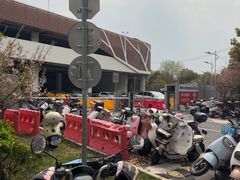 -康新公路(地铁站)