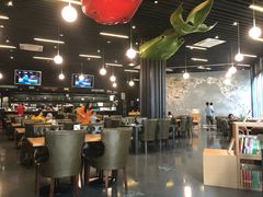 大堂-汽车博物馆主题餐厅