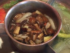 菌王奇香锅-滇釜火锅·能喝汤的火锅(车公庄店)