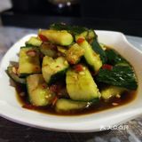 对于重口味的我来说，觉得少了点啥！藕片吃在嘴里太生了