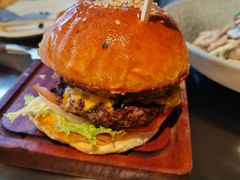 -三勾JJJ Burger&Coffee(梅溪湖店)