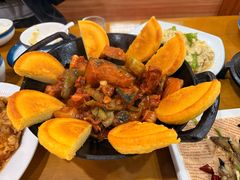 -鹤乡东北菜(崮山路店)