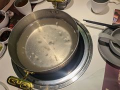 -洪氏嗨捞·广东猪肚鸡·椰子鸡火锅(西咸万象城店)