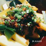 这是一家开了有10多年的老店了，现在换了新的地方