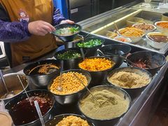 -爆炸头阿姨小四川正宗川味小吃(无任何分店)