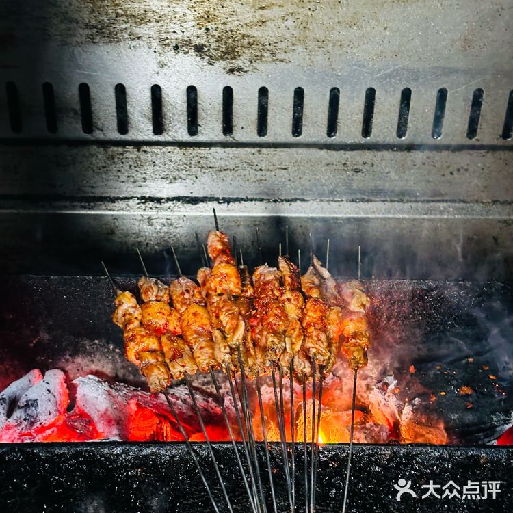 西安城墙脚下 本地人会反复去的烧烤店