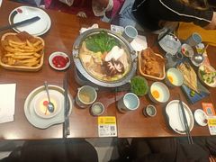 -8PINTS八品脱·日料·烧鸟·精酿小酒馆(莘庄店)