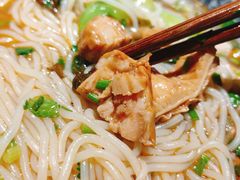 肥肠米线-八月美食小馆(银泰城总店)