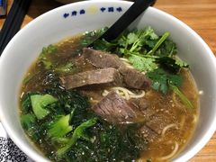 草本汤红烧牛小腩面-和府捞面(国金汇店)
