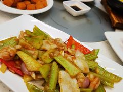 -肥仔文澳门猪骨煲(南京西路店)