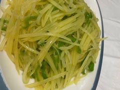 青椒土豆丝-香满锅老北京羊蝎子火锅·家常菜(新街口店)