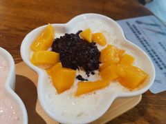 芒果白雪黑糯米甜甜-三花奶奶的甜品(百联嘉定购物中心店)