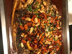 -鸣记脆皮烤鱼·海鲜烤鱼(三八广场店)