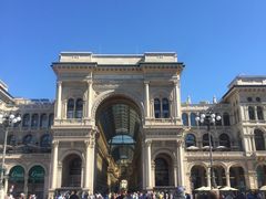 -文艺复兴百货(米兰大教堂广场店)