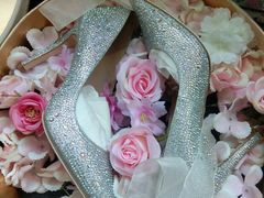 -京伟修鞋洗鞋奢侈品皮具护理店