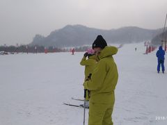 -亚布力新体委滑雪场