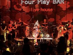 -FOUR PLAY BAR