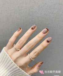 -吉吉靓甲美睫