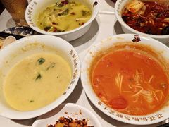 -渝是乎酸菜鱼·川渝小炒(新世界百货望京店)