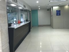 -上海大学附属上海和平眼科医院