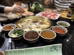 -顶顶汤火牛排火锅·经典铜锅涮肉