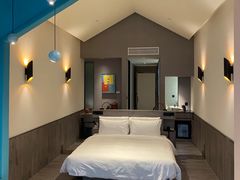-上海虹桥中心爱琴海亚朵S酒店