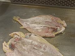 -赶海部落海鲜城(海阳路店)