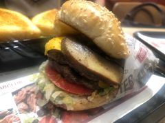 -The Habit Burger Grill 哈比特汉堡(爱琴海店)