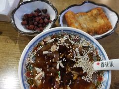 -鑫花溪牛肉米粉(人民广场店)
