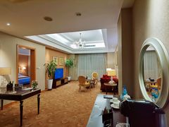 -江门新会碧桂园凤悦凤凰酒店(万达广场店)
