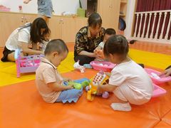 -红黄蓝成长中心•婴幼儿早教•托育(南山京基百纳广场店)