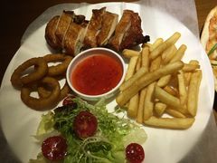 -JINNS锦时 steak&pizza(浸信会礼拜堂旧址店)