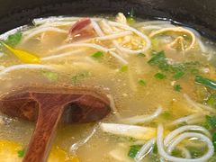 -银米·云南传统过桥米线(双廊黑金冠店)